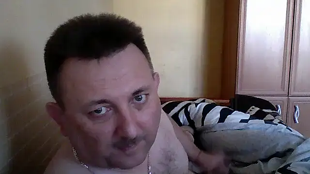 Snapshot of Novy73 chatting on November 6, 2025, 10:08 am Novy73 online show from November 6, 2025, 10:08 am