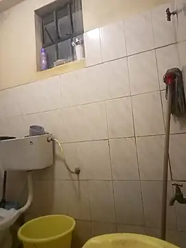 honeyswit online show from April 20, 2026, 8:21 pm