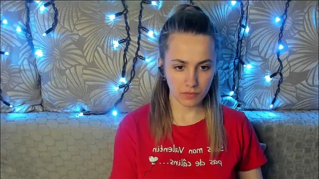 MaggieCake online show from April 16, 2026, 12:33 am