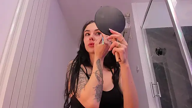 realhotfallingdevil online show from March 18, 2026, 5:54 am