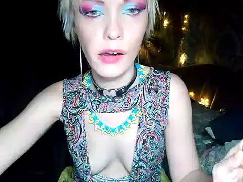 WildMissNiks online show from December 23, 2024, 1:45 pm