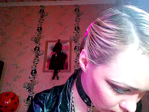 WildMissNiks online show from October 30, 2025, 8:45 am