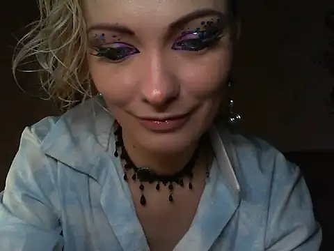 WildMissNiks online show from May 25, 2026, 6:34 am