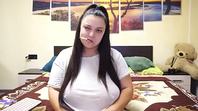 adelline online show from December 3, 2025, 9:47 pm