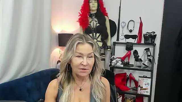 crystaLUX online show from October 29, 2025, 5:06 am