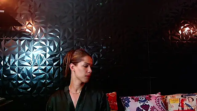 PINK  LOLA1 online show from November 28, 2025, 1:00 pm