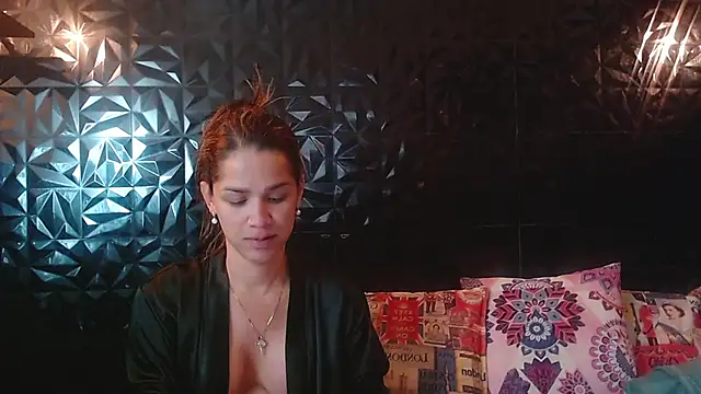 PINK  LOLA1 online show from April 5, 2026, 4:46 pm