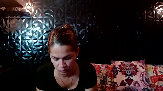 PINK  LOLA1 online show from March 29, 2026, 1:24 pm