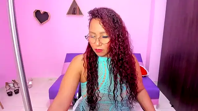 Snapshot of MATURE_WHOR33 chatting on October 14, 2025, 12:06 pm MATURE WHOR33 online show from October 14, 2025, 12:06 pm