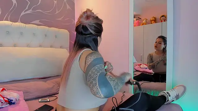 KeilaLovJack online show from January 20, 2025, 1:00 pm