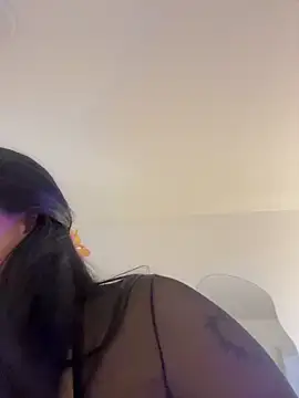 KallyMyller1 online show from April 7, 2026, 7:37 pm