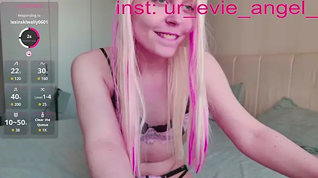 Snapshot of Evelyn_rabbit chatting on March 30, 2026, 9:22 am Evelyn rabbit online show from March 30, 2026, 9:22 am