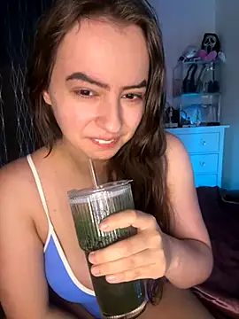 eleonoree online show from October 27, 2025, 5:47 pm