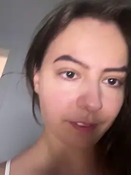 eleonoree online show from February 9, 2026, 9:35 pm