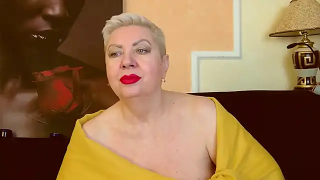 Snapshot of LadyPosh chatting on February 8, 2025, 2:26 am LadyPosh online show from February 8, 2025, 2:26 am