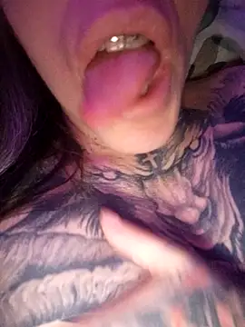 vamporasuccubus19777 online show from January 17, 2026, 1:20 am