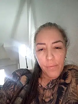 Snapshot of vamporasuccubus19777 chatting on February 24, 2025, 1:46 am vamporasuccubus19777 online show from February 24, 2025, 1:46 am