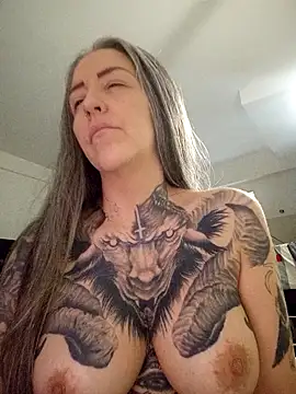 Snapshot of vamporasuccubus19777 chatting on February 14, 2025, 11:31 pm vamporasuccubus19777 online show from February 14, 2025, 11:31 pm