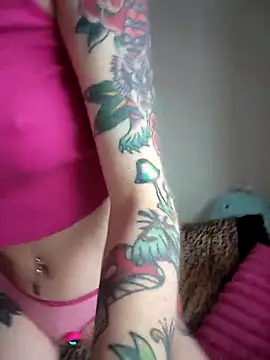 Snapshot of LucidLucy chatting on February 3, 2026, 2:22 pm LucidLucy online show from February 3, 2026, 2:22 pm