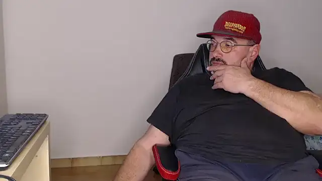 Snapshot of fraboys chatting on February 17, 2025, 2:38 pm fraboys online show from February 17, 2025, 2:38 pm