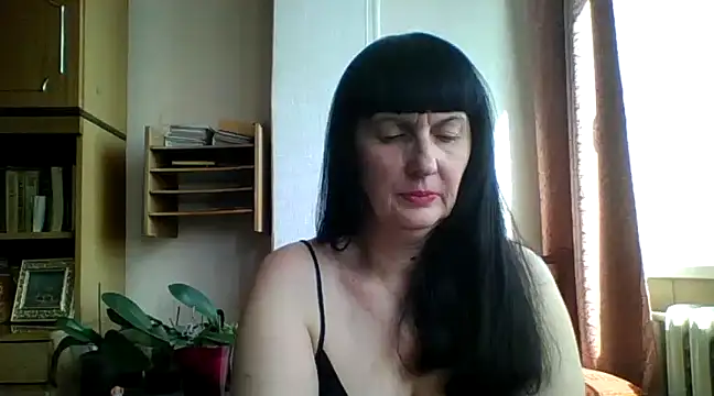 MelanyBanks online show from March 11, 2025, 11:44 am