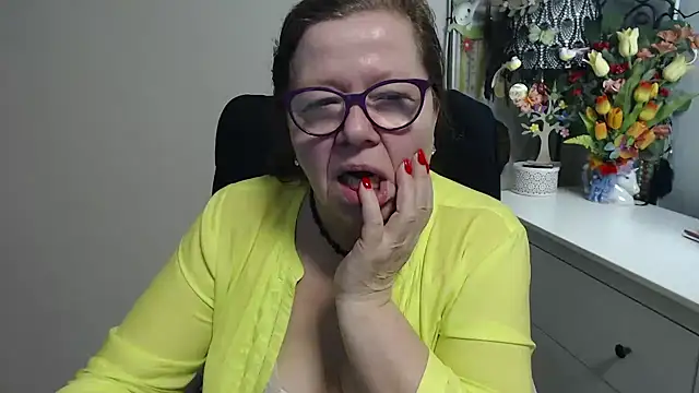 Adelewildx online show from March 5, 2026, 4:42 am