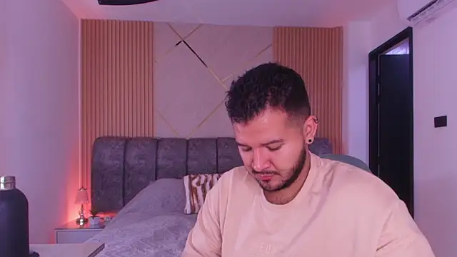 Snapshot of mister_miike chatting on February 11, 2026, 3:06 am mister miike online show from February 11, 2026, 3:06 am