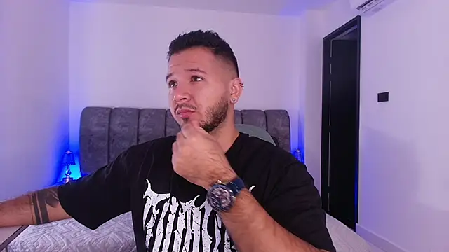 Snapshot of mister_miike chatting on February 4, 2026, 3:12 am mister miike online show from February 4, 2026, 3:12 am