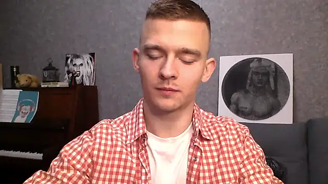 Snapshot of Marvelboy_ chatting on January 17, 2025, 9:39 pm Marvelboy online show from January 17, 2025, 9:39 pm