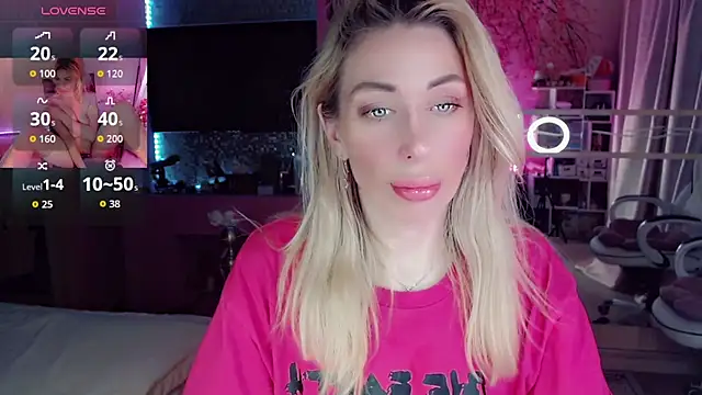 Snapshot of AnnieGOld_ chatting on November 22, 2025, 11:36 pm AnnieGOld online show from November 22, 2025, 11:36 pm