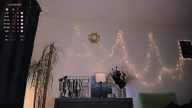 Snapshot of Felicia_Bri chatting on February 20, 2025, 4:47 pm Felicia Bri online show from February 20, 2025, 4:47 pm