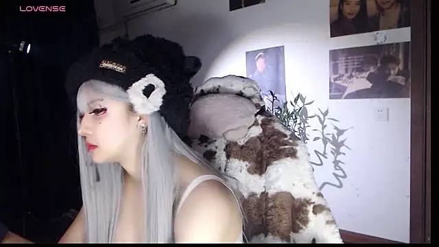 candy cola online show from November 17, 2025, 11:58 am