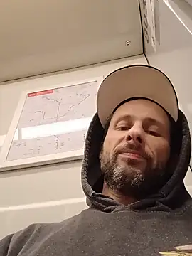 Snapshot of FireFox_Feel chatting on March 7, 2025, 9:06 pm FireFox Feel online show from March 7, 2025, 9:06 pm