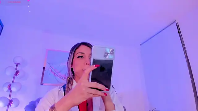 ZoePresleyX online show from November 1, 2025, 1:45 am