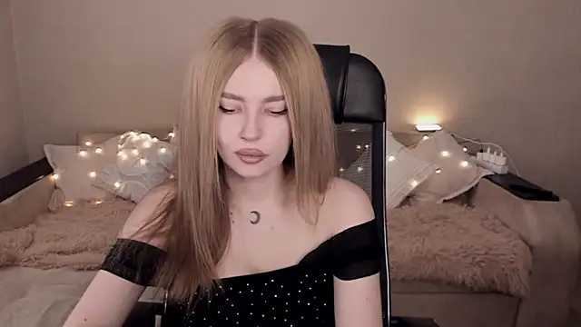 ViolettaLopez online show from February 15, 2025, 11:28 am