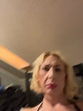 shemale000 online show from April 20, 2026, 7:00 am