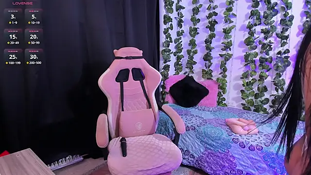 ashley morgan 18 online show from November 13, 2025, 2:37 am