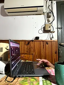 sofy alone online show from October 24, 2025, 3:44 pm