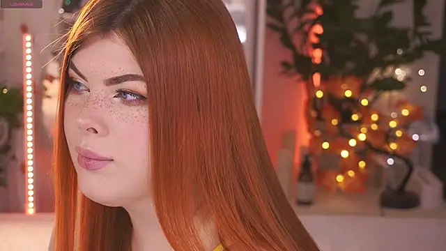 Snapshot of Ffoxyflame chatting on October 28, 2025, 12:33 am Ffoxyflame online show from October 28, 2025, 12:33 am