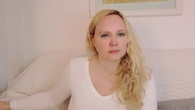 Sarah4you online show from November 15, 2025, 5:39 pm