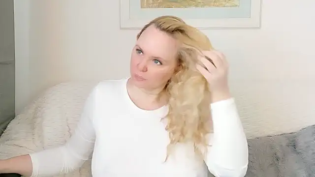 Snapshot of Sarah4you chatting on February 21, 2026, 2:08 pm Sarah4you online show from February 21, 2026, 2:08 pm