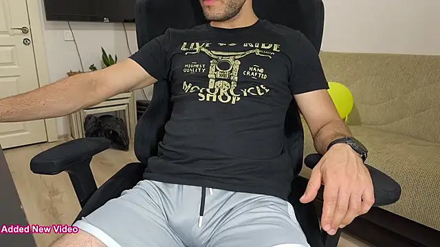 Snapshot of Emre_Ty chatting on September 18, 2025, 5:27 pm Emre Ty online show from September 18, 2025, 5:27 pm