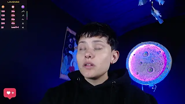 girl intense444 online show from March 25, 2026, 12:37 pm