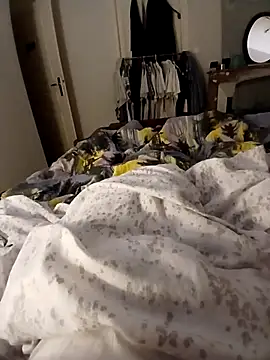 FrenchGuy54 online show from November 7, 2025, 10:57 pm