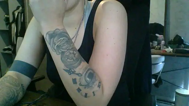 geilmeisje98 online show from October 2, 2025, 11:57 am