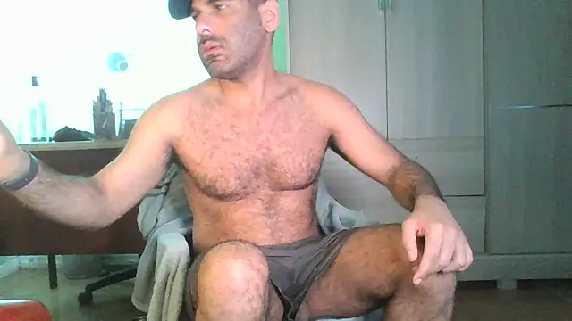 Snapshot of MILITARS chatting on May 23, 2026, 11:04 pm MILITARS online show from May 23, 2026, 11:04 pm