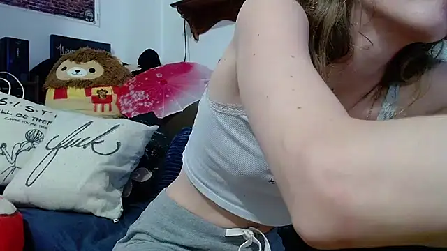 Snapshot of Candy-apple chatting on October 24, 2025, 6:01 am Candy-apple online show from October 24, 2025, 6:01 am