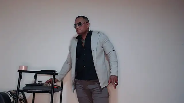 hardrock982 online show from October 4, 2025, 2:29 pm