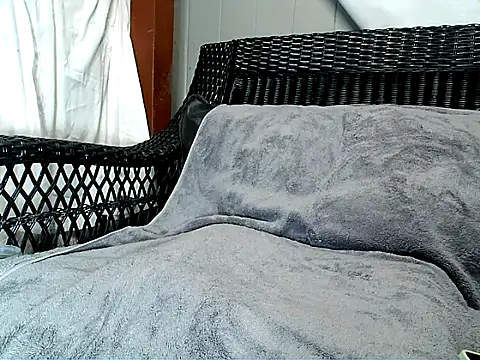 HungHawaiian808xh online show from April 8, 2026, 6:04 am