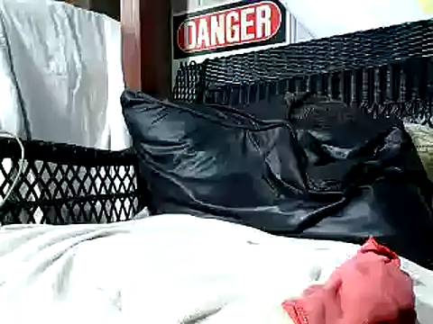 HungHawaiian808xh online show from December 15, 2025, 1:00 am